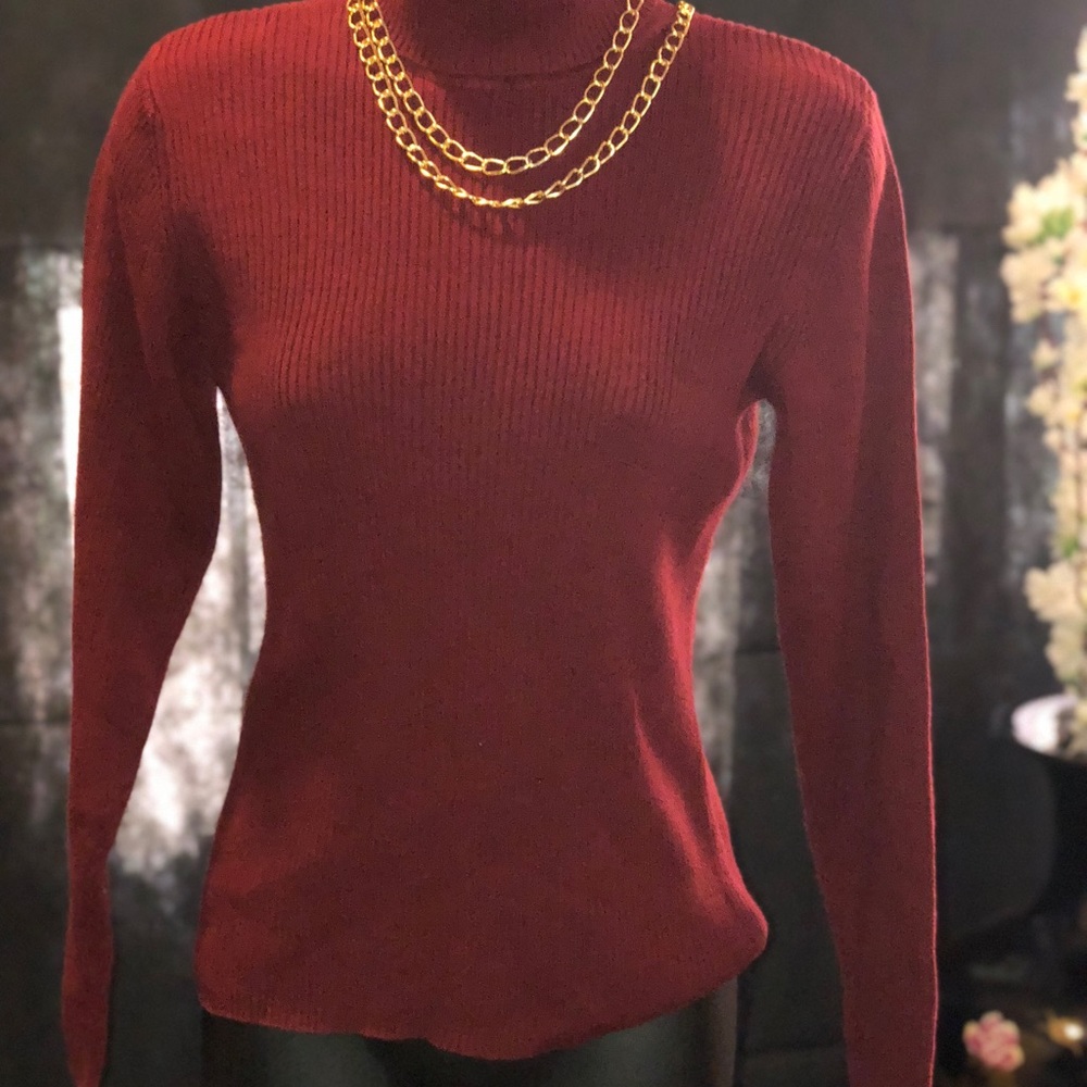 Red Turtle Neck - Picture 2 of 3
